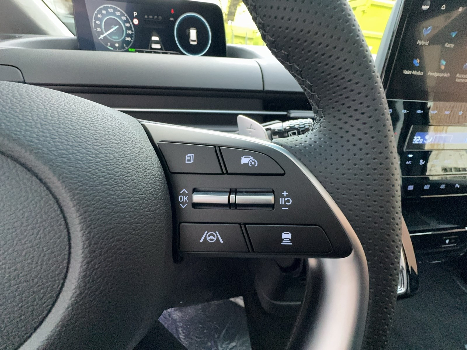 HYUNDAI Staria Premium 1.6 GDi HEV Vertex 7P