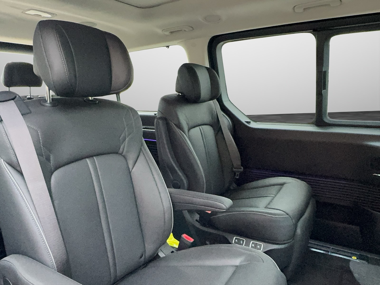 HYUNDAI Staria Premium 1.6 GDi HEV Vertex 7P