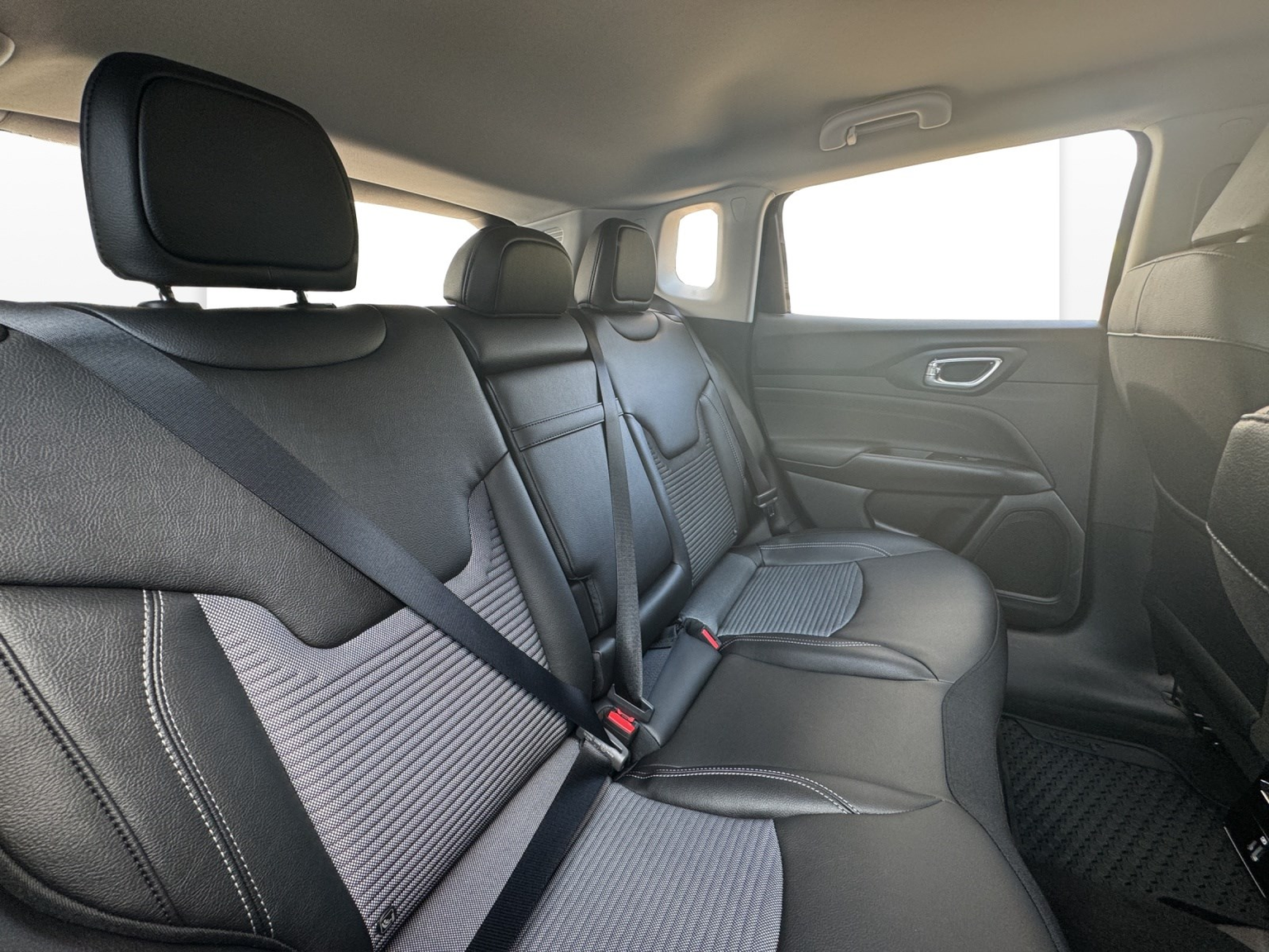 JEEP Compass 1.3 Swiss Altitude 4xe Pack Plus