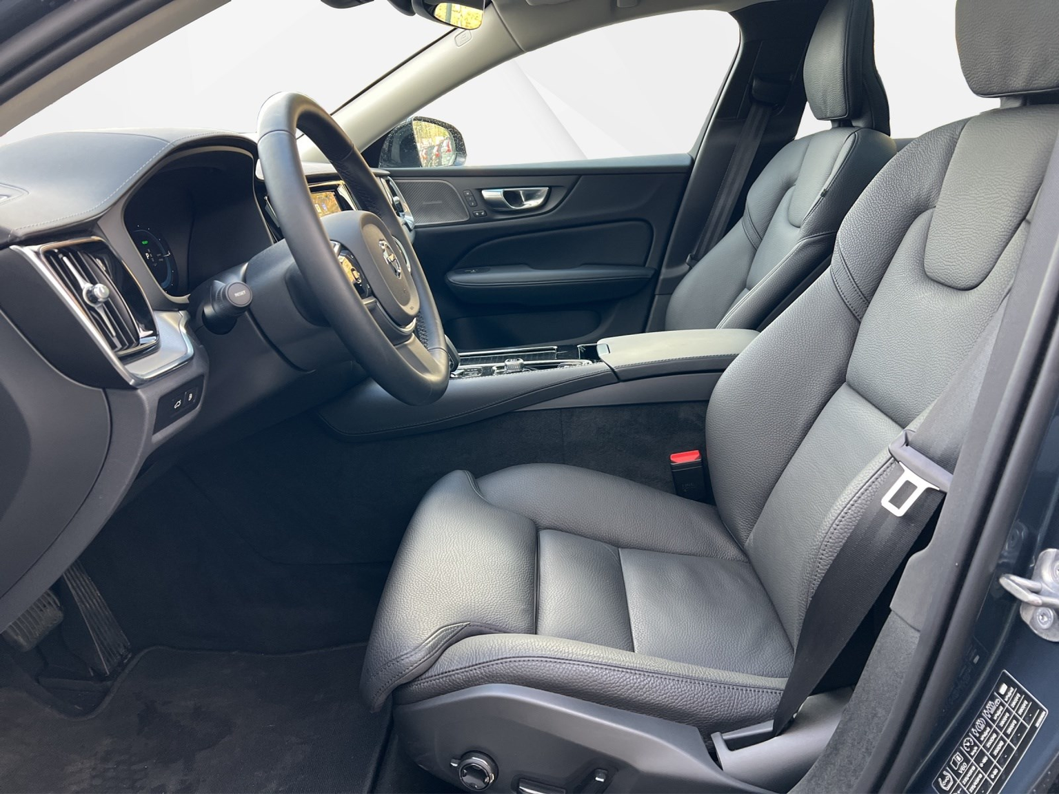 VOLVO V60 2.0 T8 TE Ultra Dark eAWD