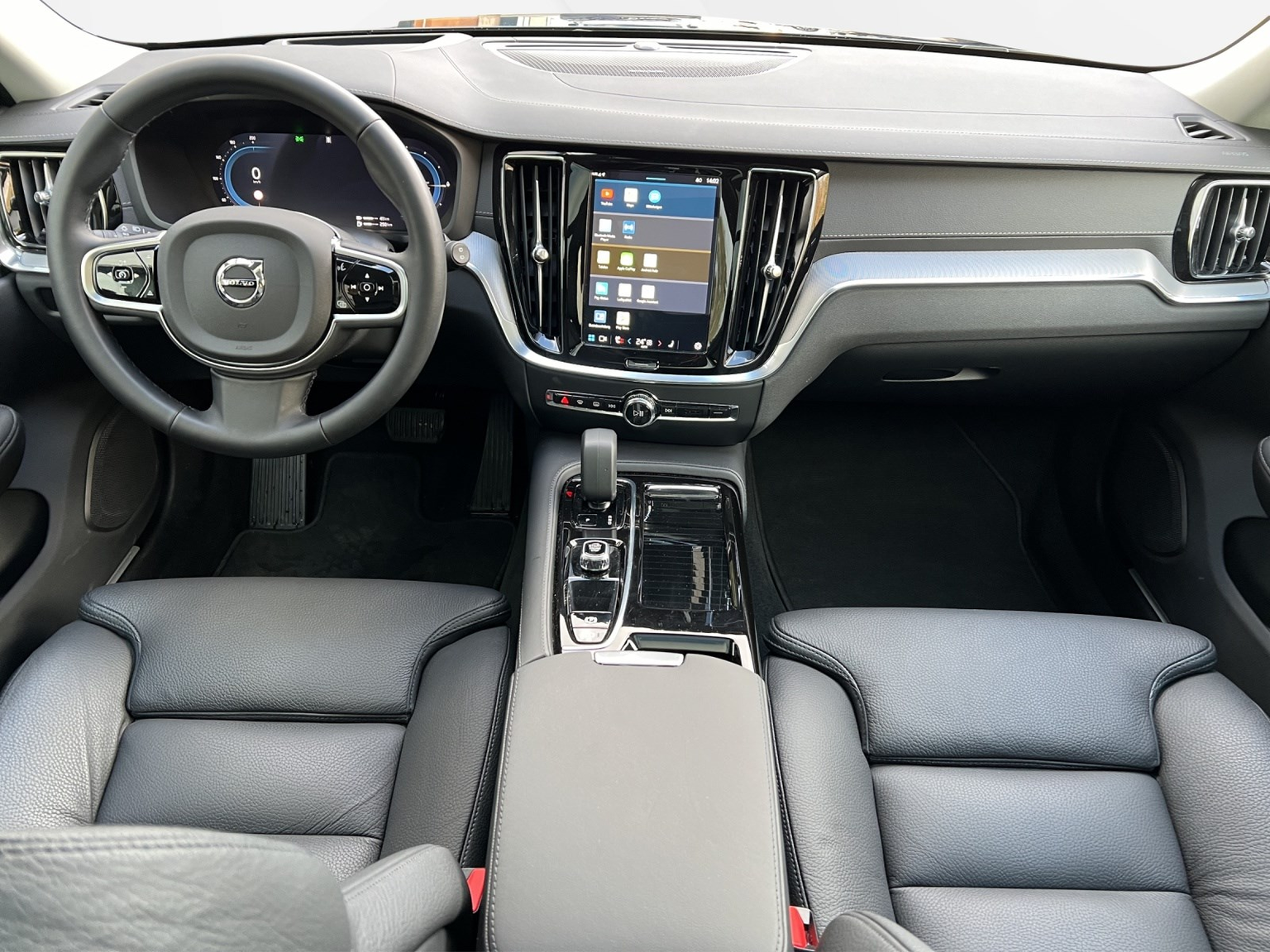 VOLVO V60 2.0 T8 TE Ultra Dark eAWD