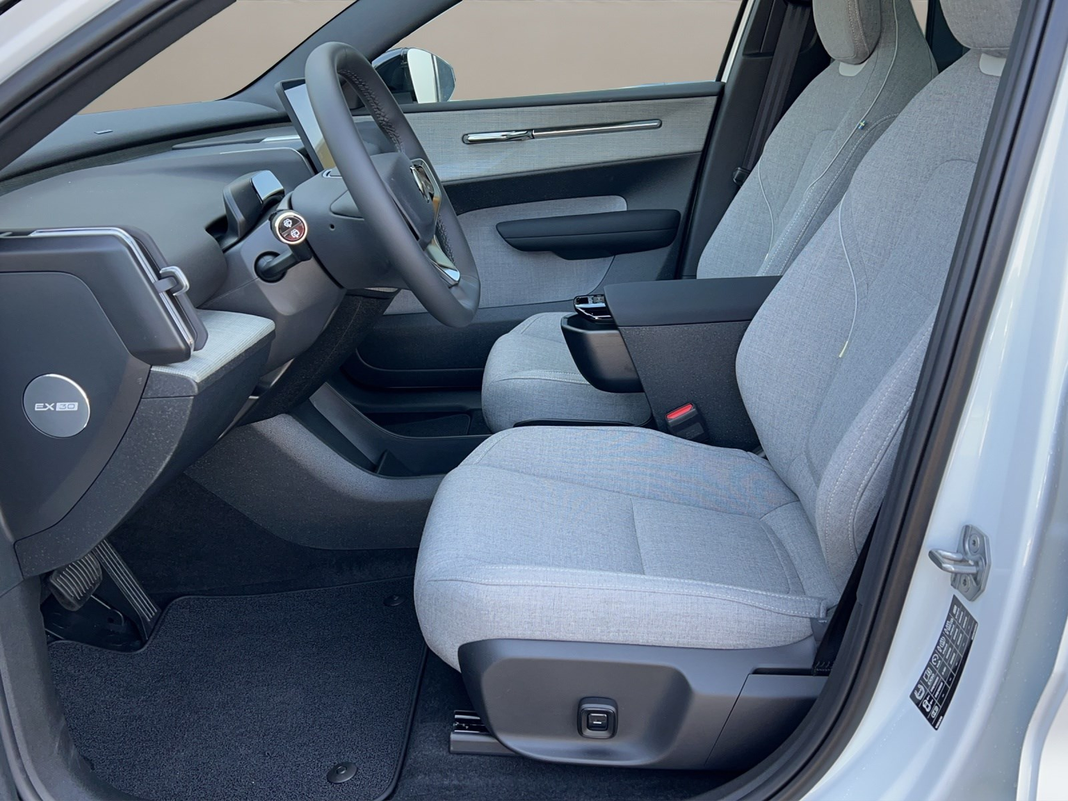 VOLVO EX30 E60 Ultra