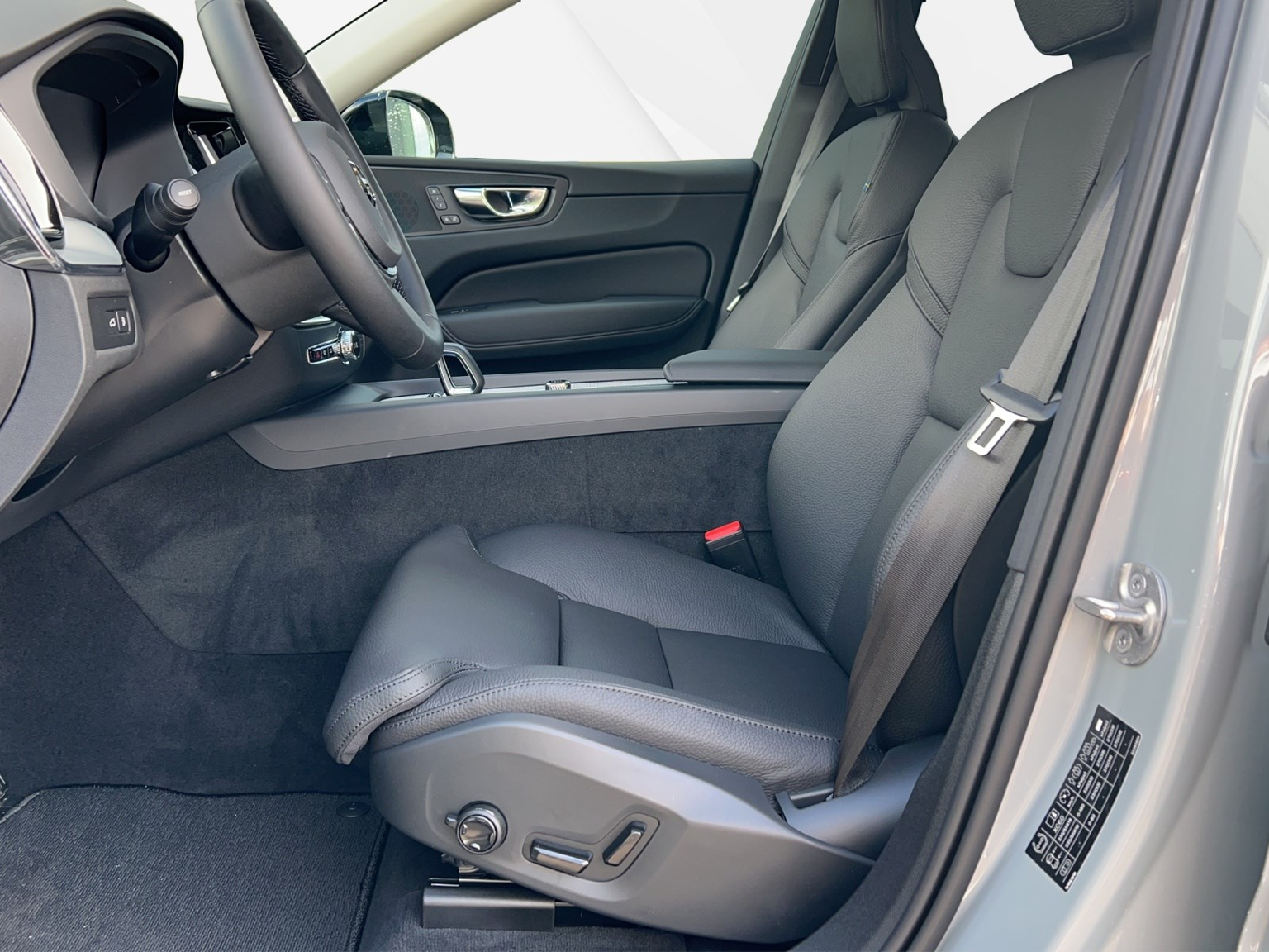VOLVO XC60 2.0 T6 TE Plus Dark eAWD