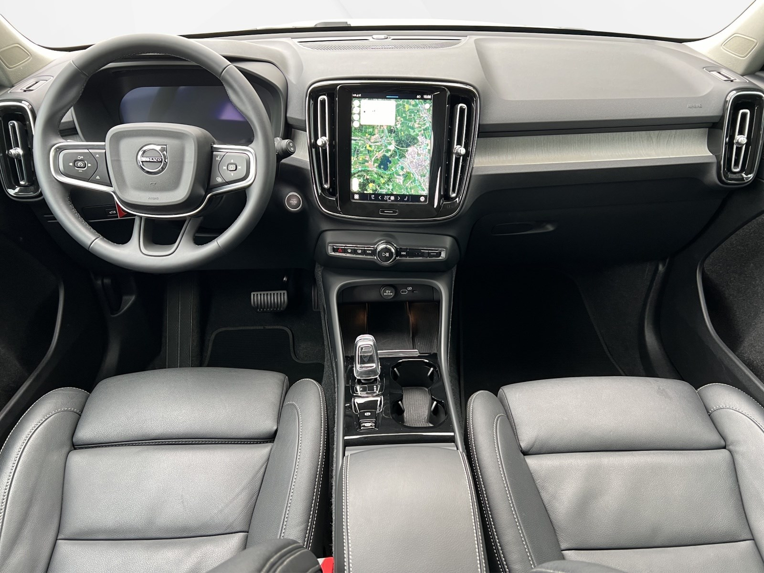 VOLVO XC40 2.0 B4 MH Plus Dark