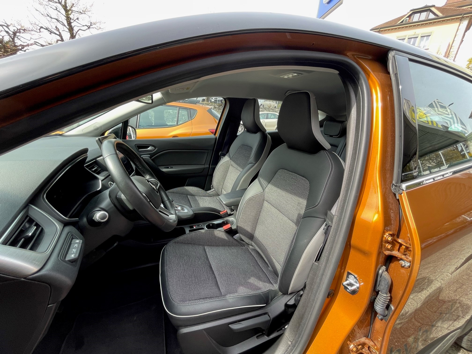 RENAULT Captur 1.6 E-Tech 160 Intens DHT