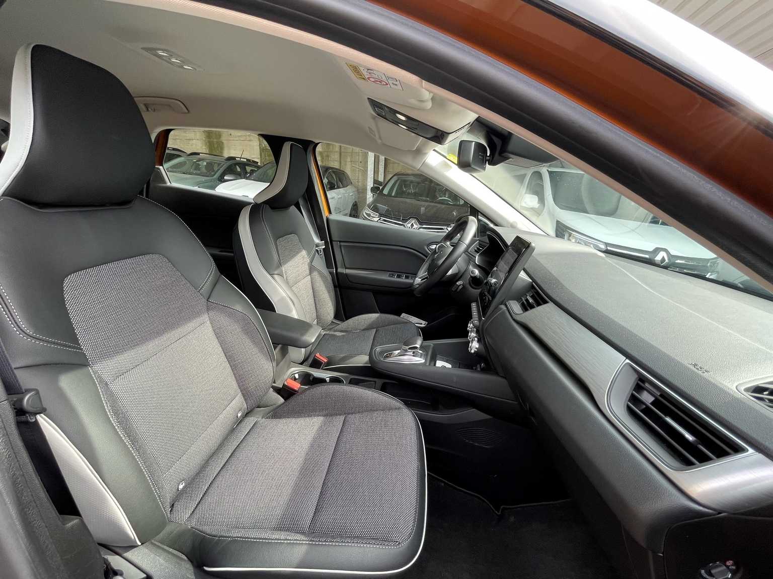 RENAULT Captur 1.6 E-Tech 160 Intens DHT