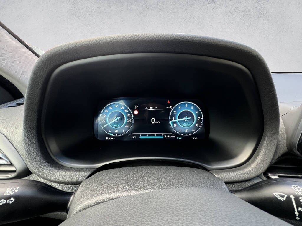 HYUNDAI i30 1.5 T-GDi Amplia DCT