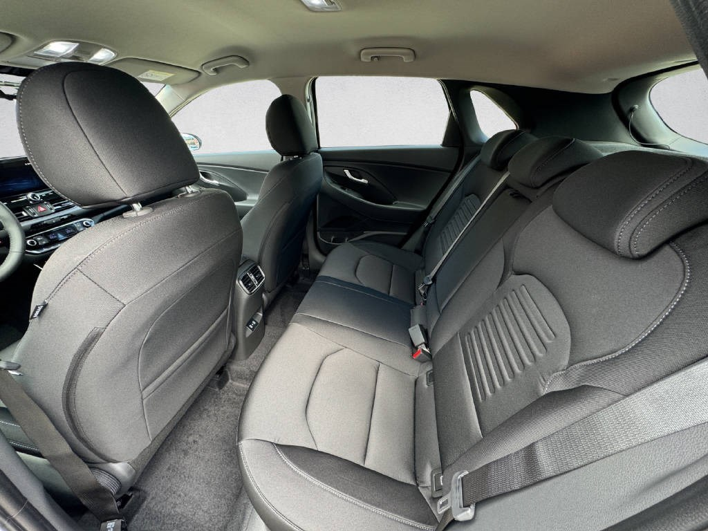HYUNDAI i30 1.5 T-GDi Amplia DCT
