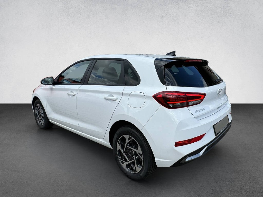 HYUNDAI i30 1.5 T-GDi Amplia DCT