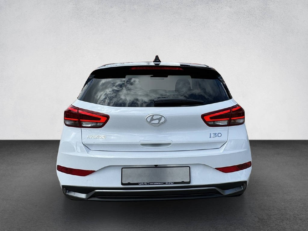 HYUNDAI i30 1.5 T-GDi Amplia DCT