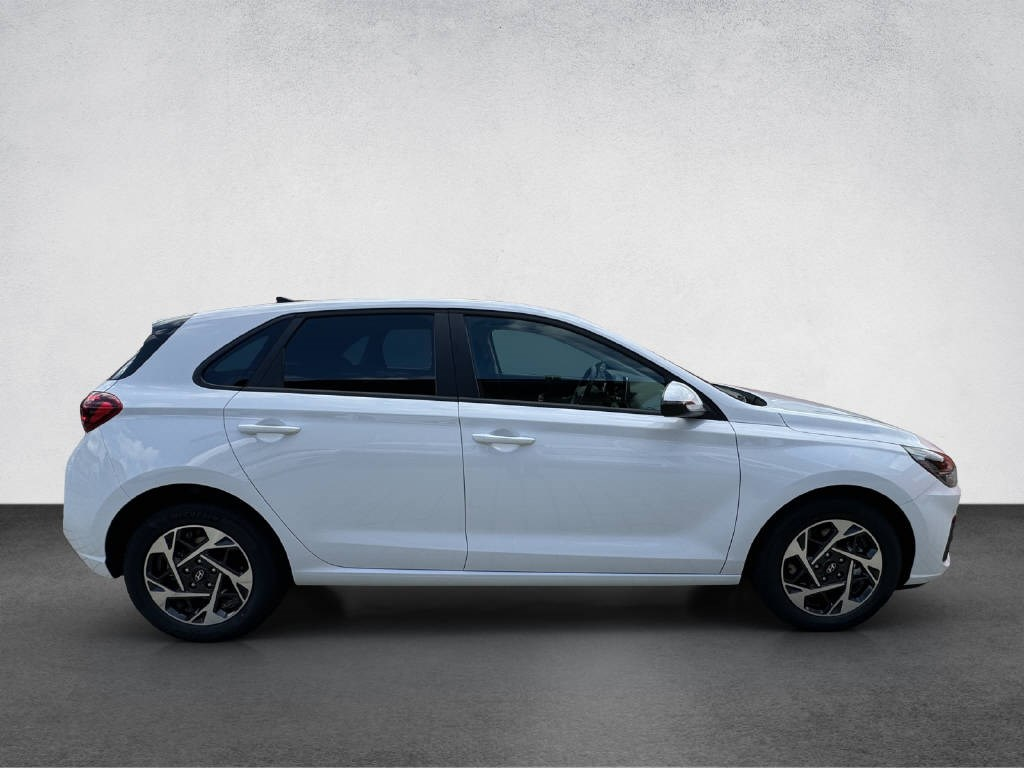 HYUNDAI i30 1.5 T-GDi Amplia DCT