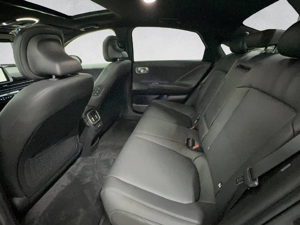HYUNDAI Ioniq 6 Launch Edition 4WD 77.4 kWh