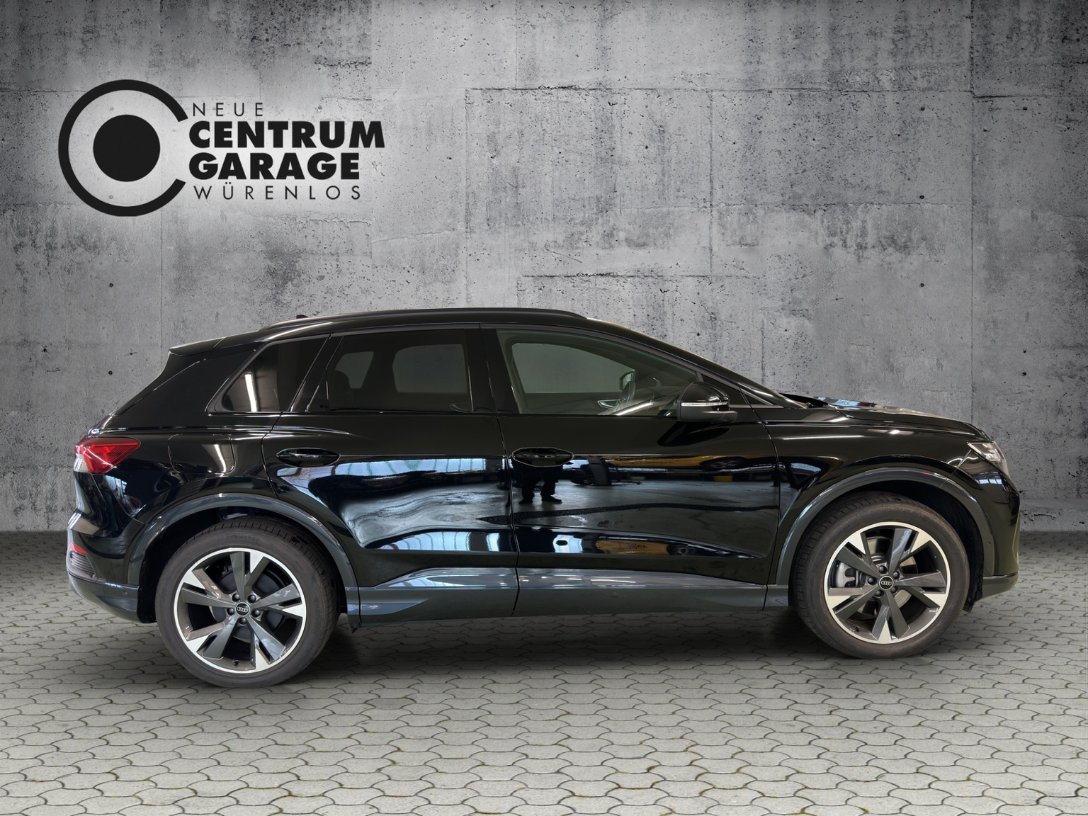 AUDI Q4 e-tron 45 quattro