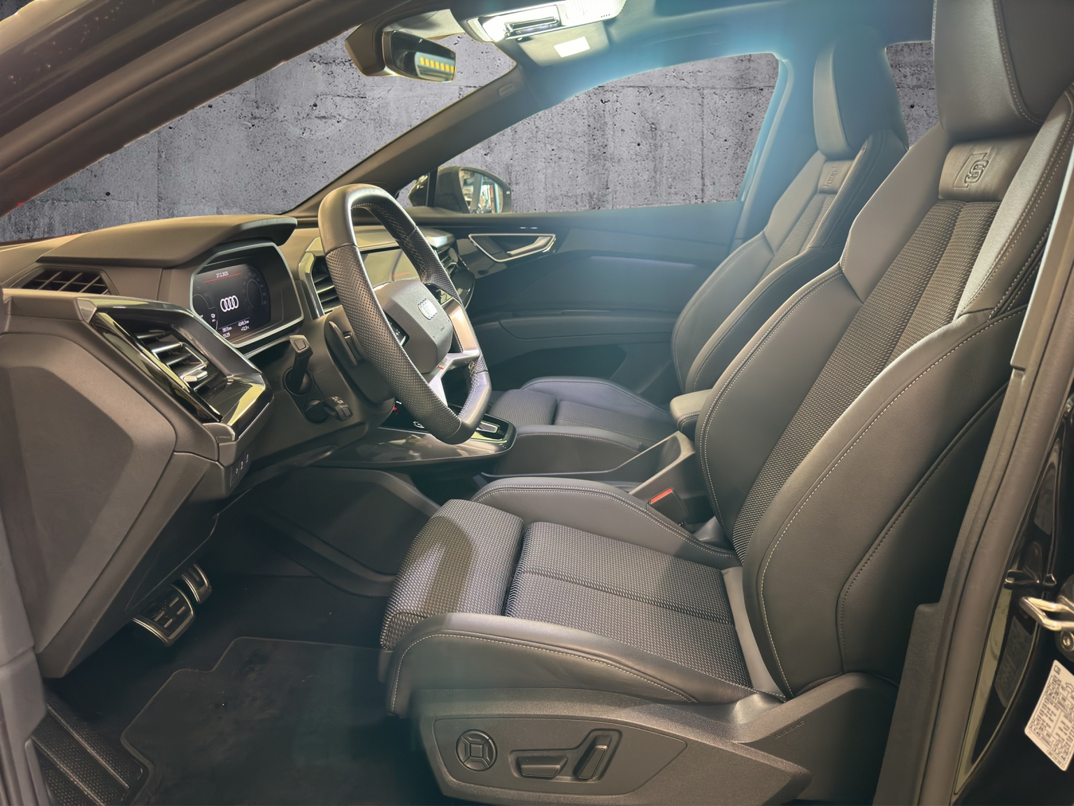 AUDI Q4 e-tron 45 quattro