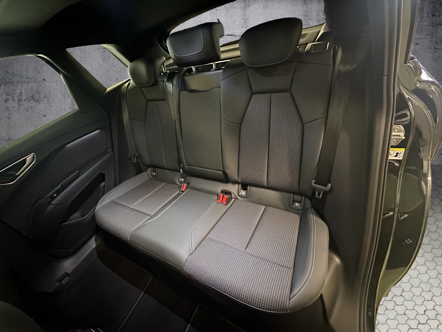 AUDI Q4 e-tron 45 quattro