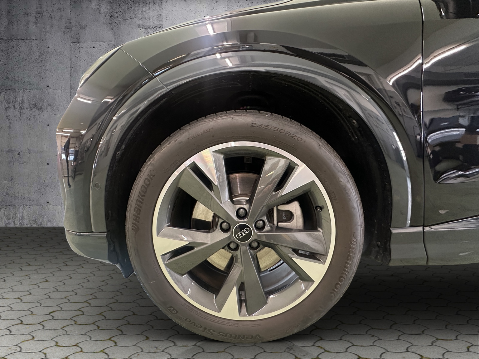 AUDI Q4 e-tron 45 quattro