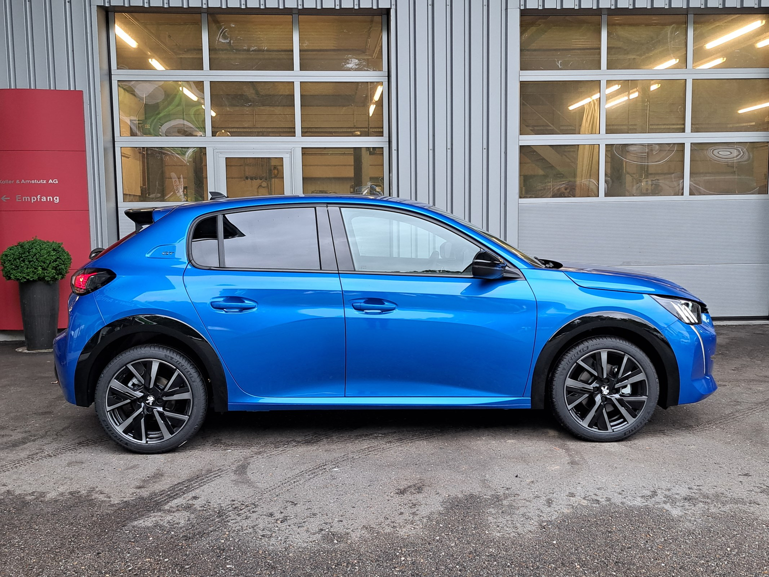 PEUGEOT 208 1.2 PureTech GT EAT8
