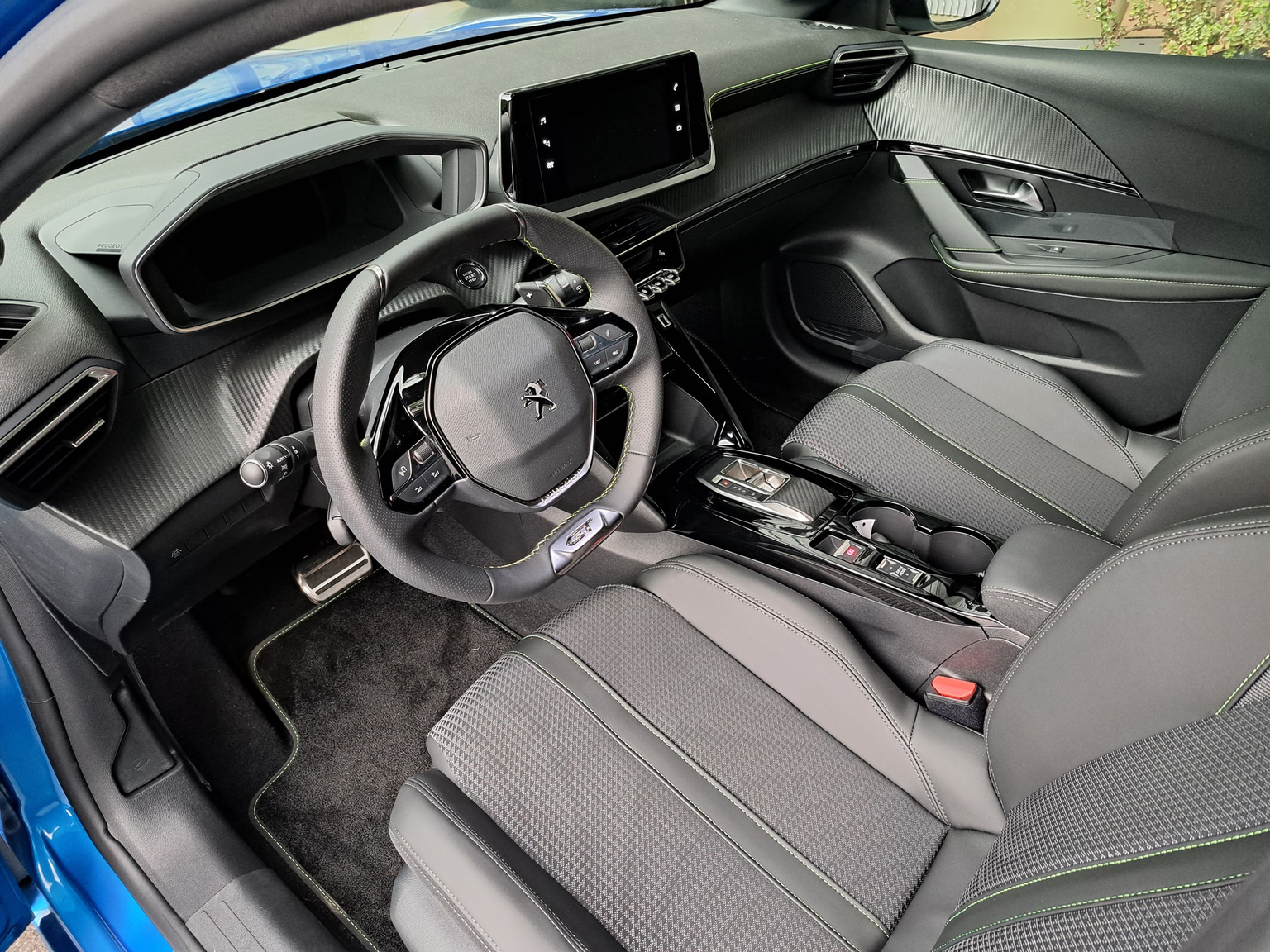 PEUGEOT 208 1.2 PureTech GT EAT8