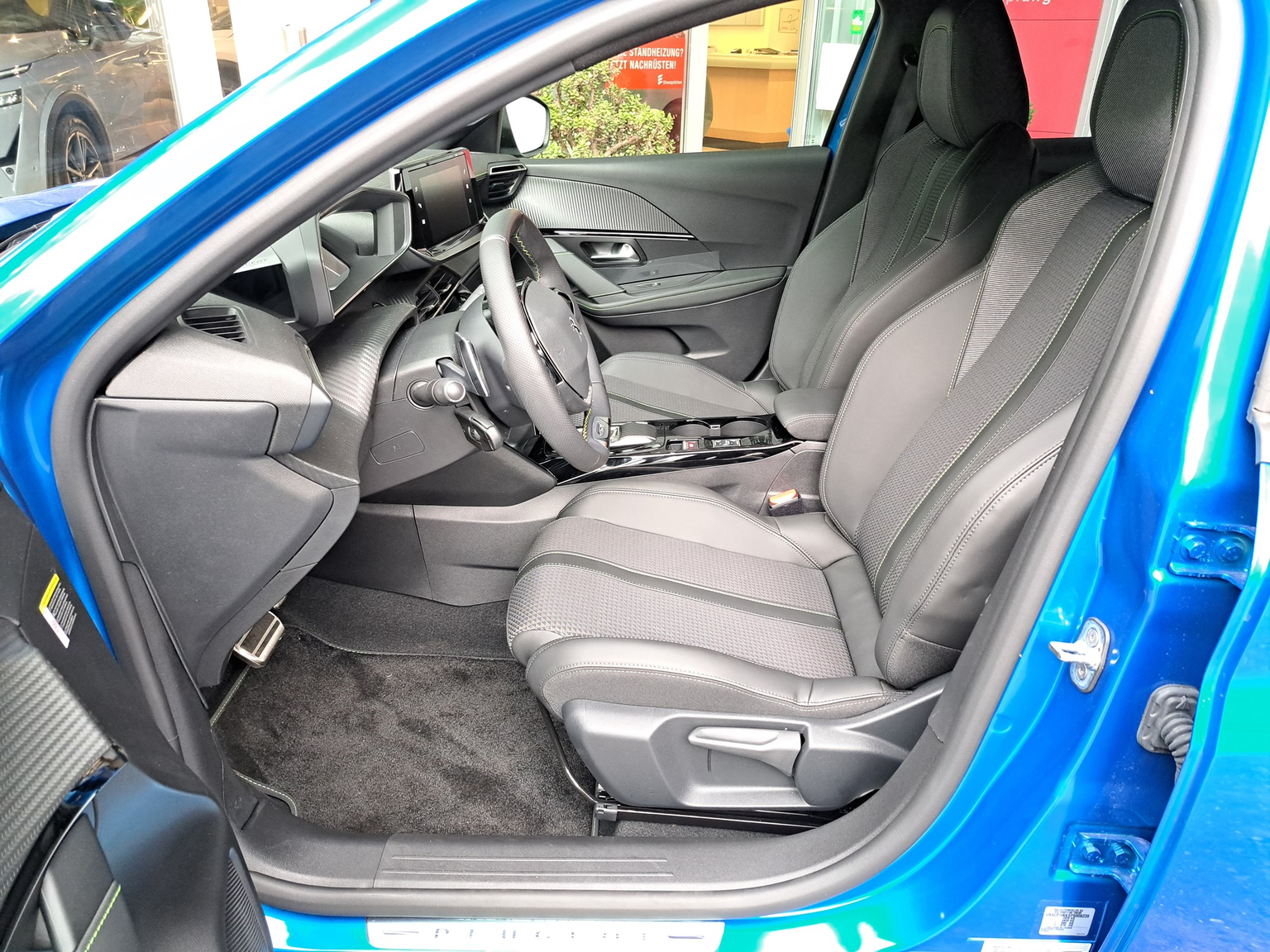 PEUGEOT 208 1.2 PureTech GT EAT8