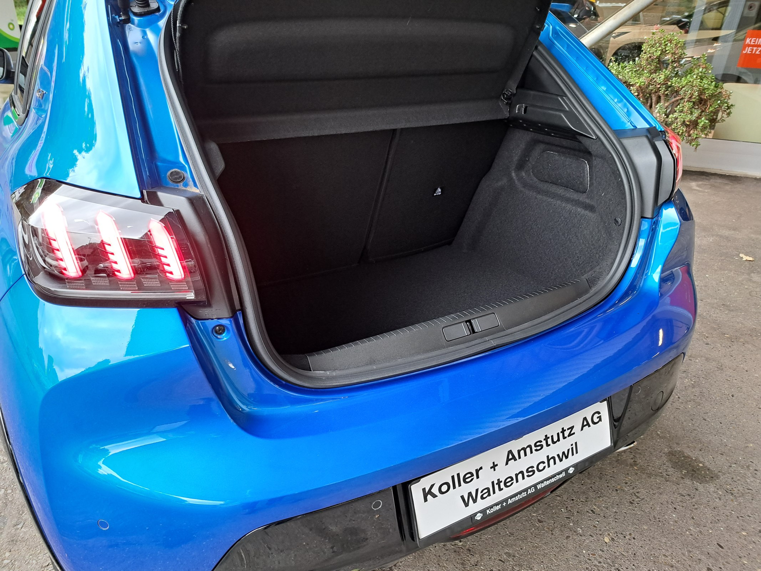 PEUGEOT 208 1.2 PureTech GT EAT8