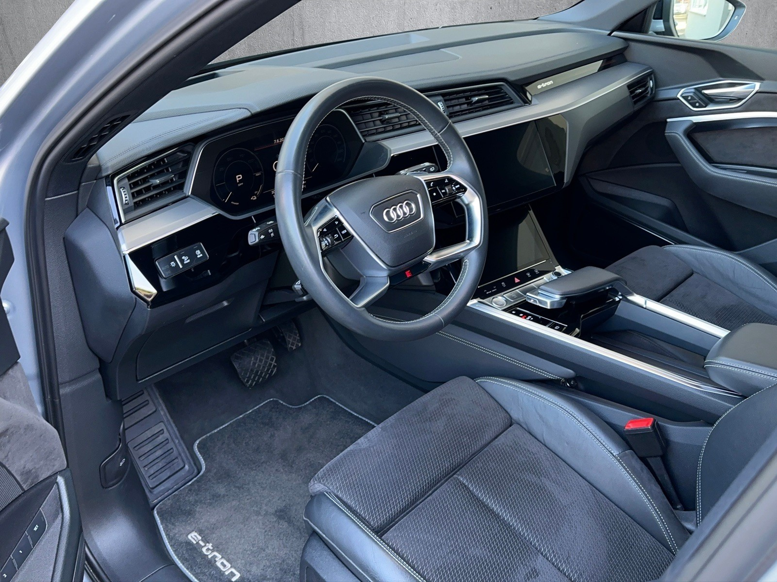 AUDI e-tron 55 S Line quattro