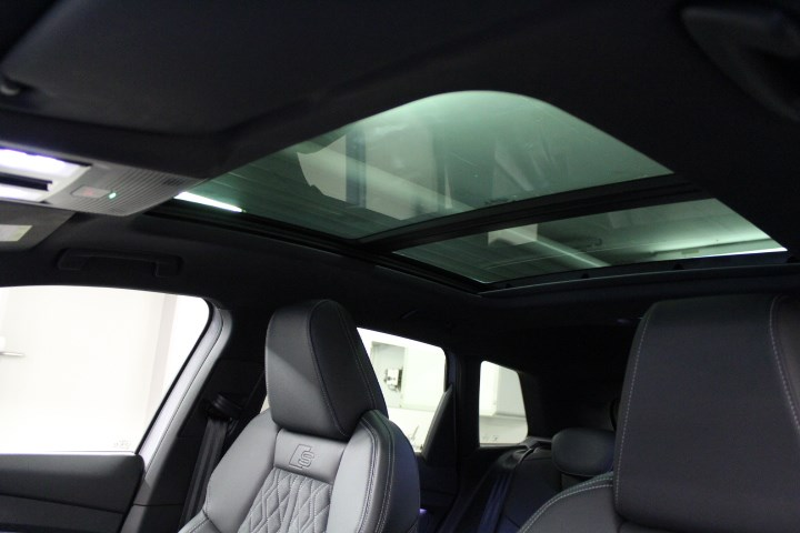 AUDI Q4 e-tron 45 quattro