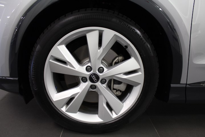 AUDI Q4 e-tron 45 quattro