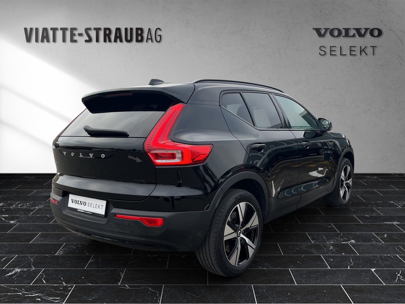 VOLVO XC40 P8 R-Design AWD