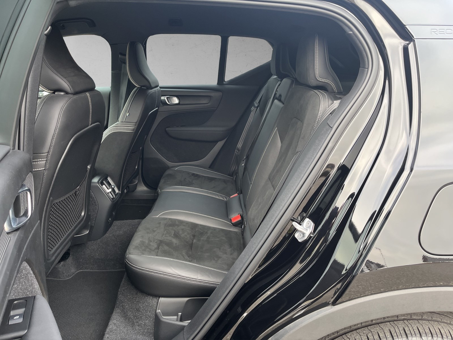 VOLVO XC40 P8 R-Design AWD