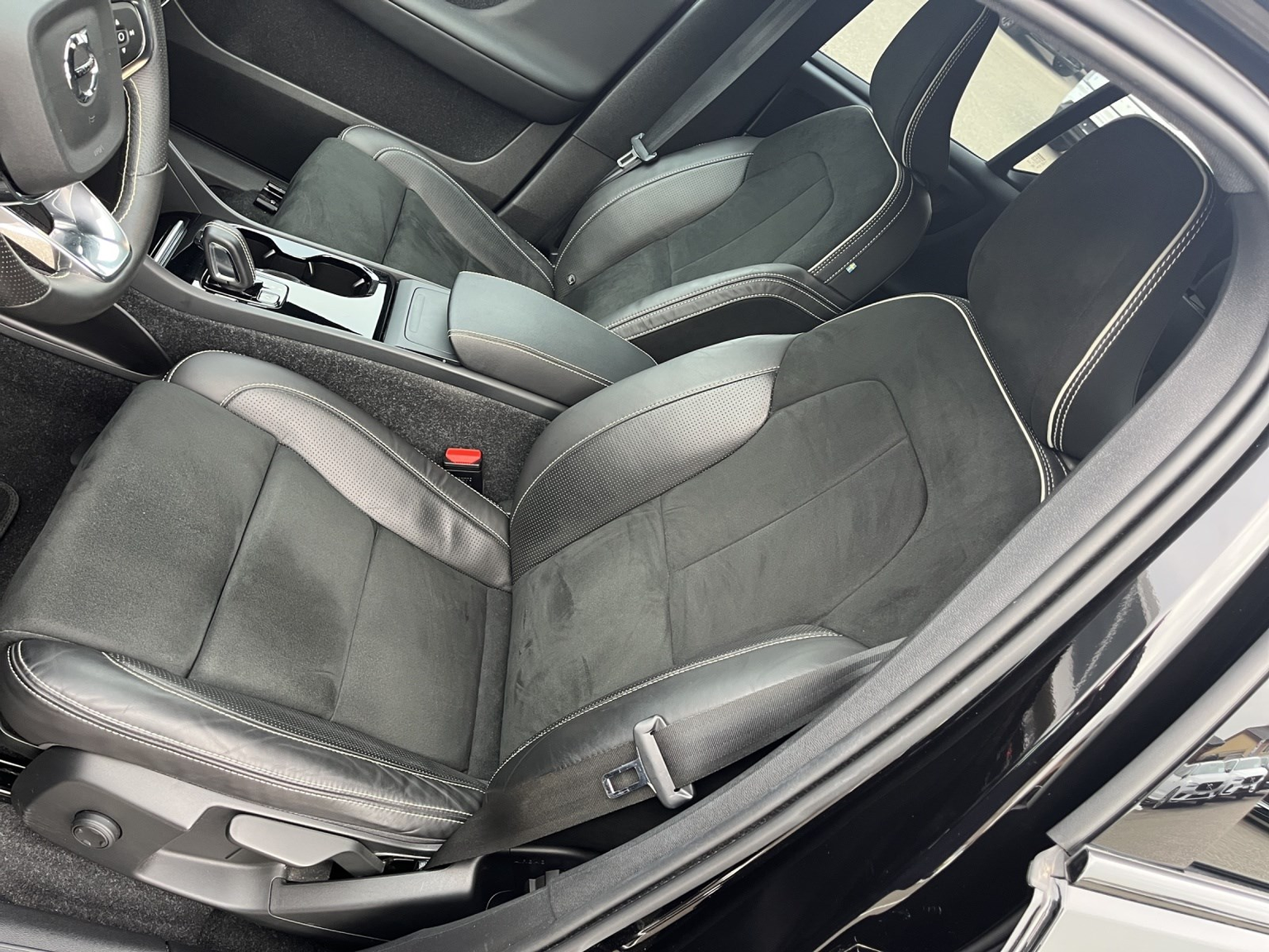 VOLVO XC40 P8 R-Design AWD
