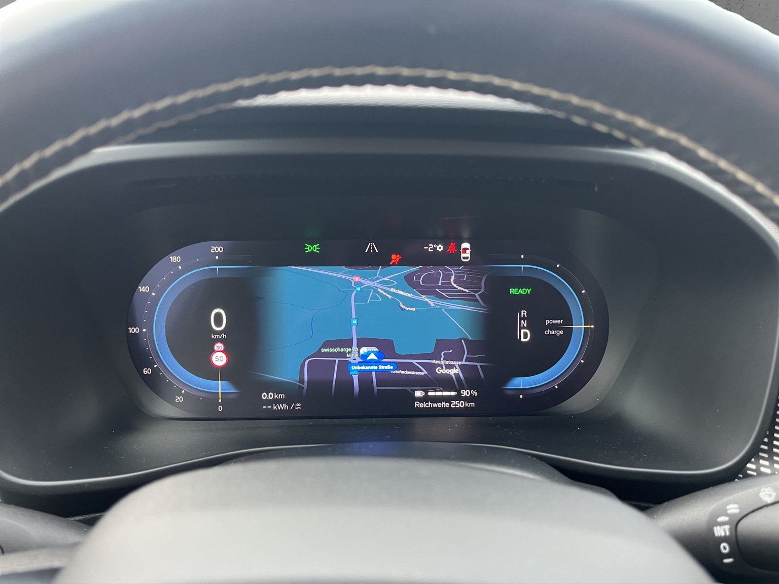 VOLVO XC40 P8 R-Design AWD
