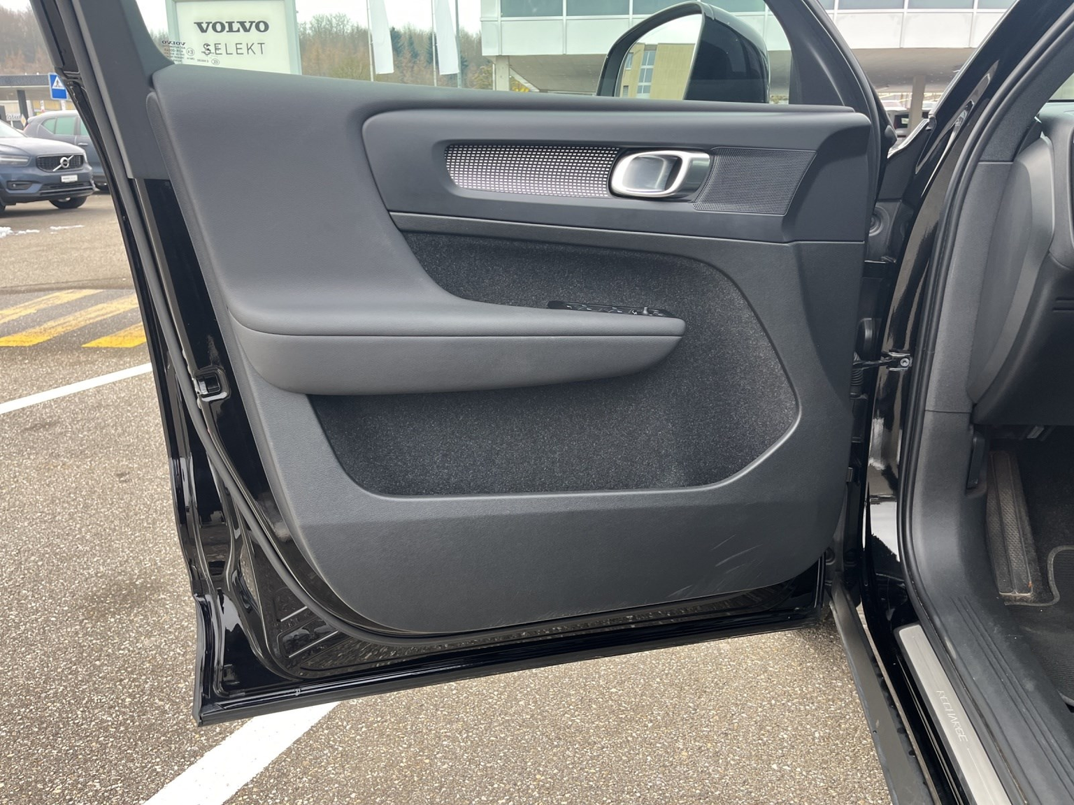 VOLVO XC40 P8 R-Design AWD