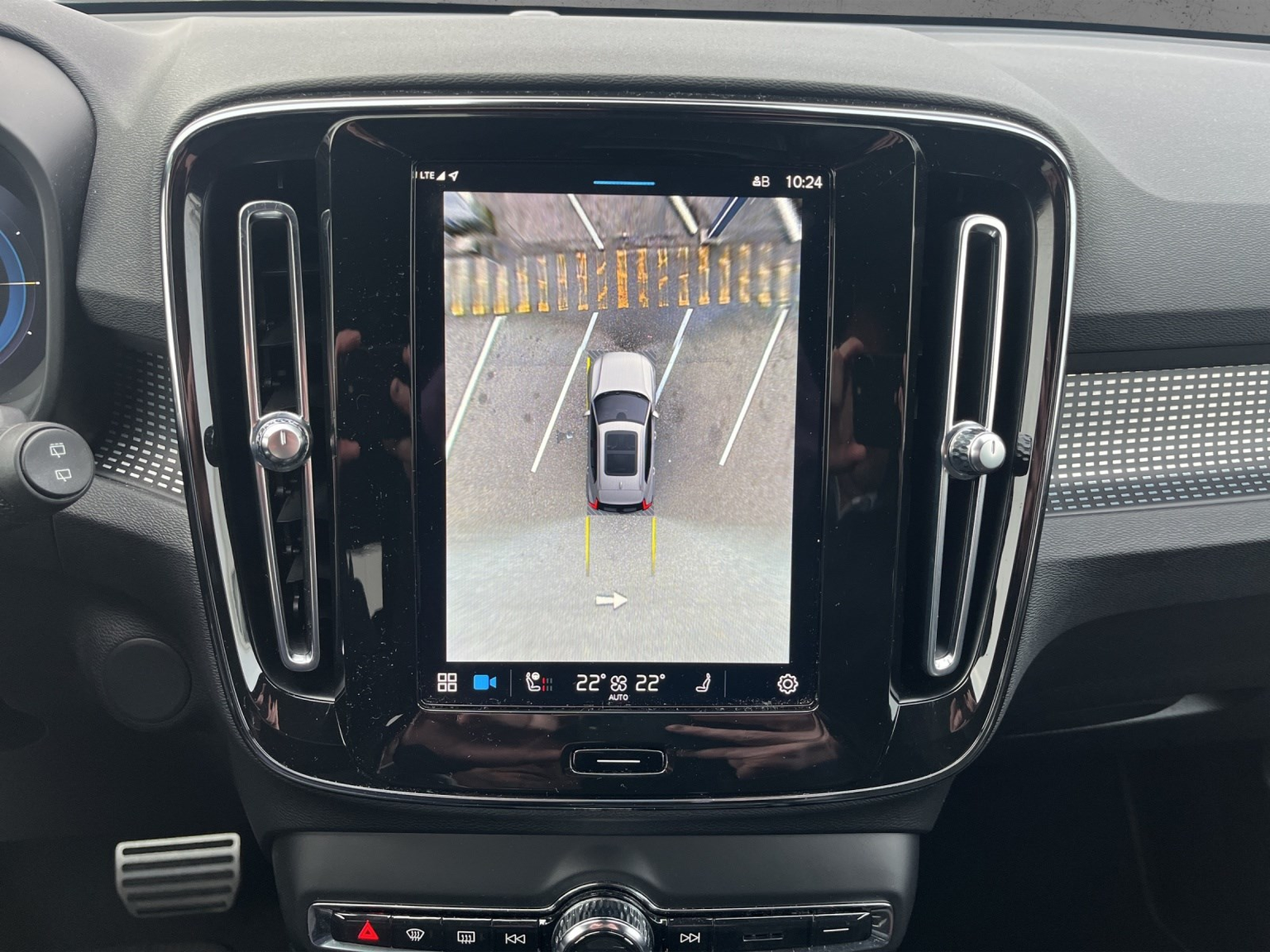 VOLVO XC40 P8 R-Design AWD