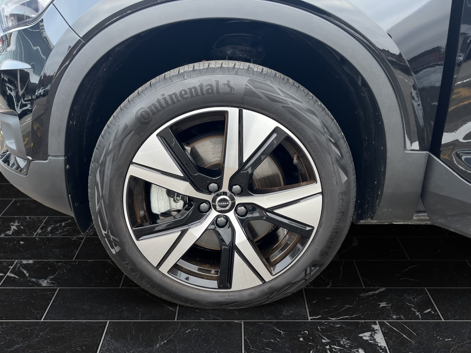 VOLVO XC40 P8 R-Design AWD