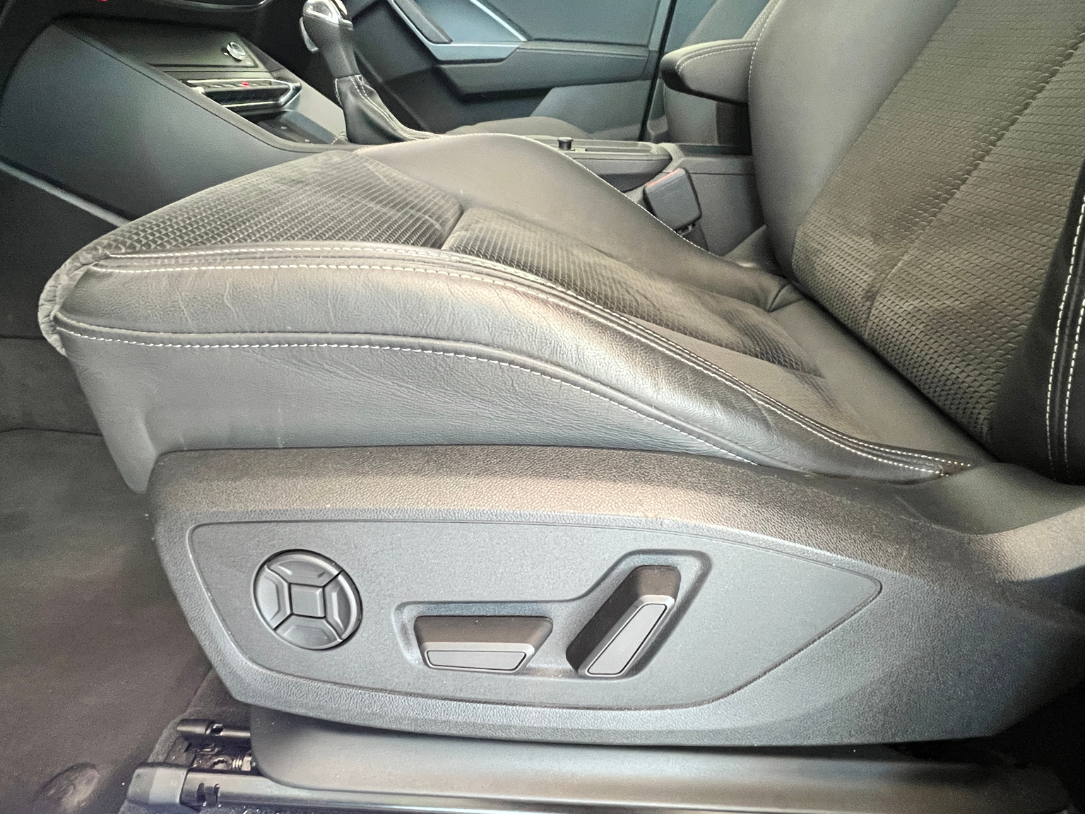 AUDI AUDI Q3 S line quattro S-tronic 2.0TDI 190PS