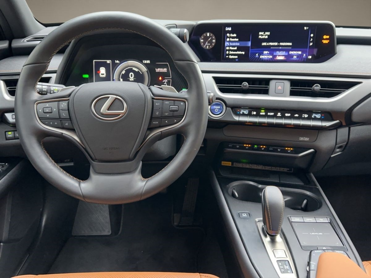 LEXUS UX 300e excellence elektrisch