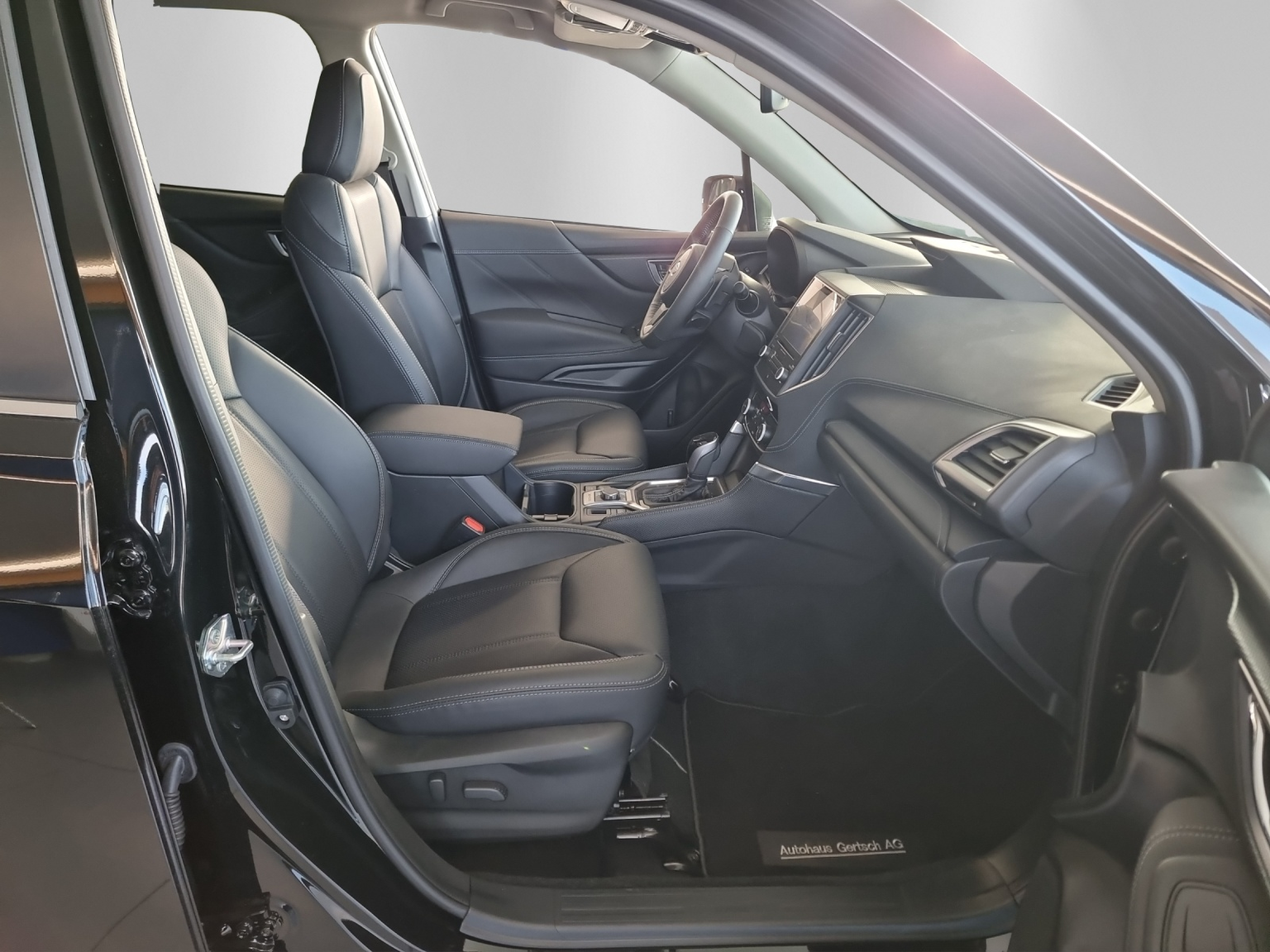 SUBARU Forester 2.0i e Luxury