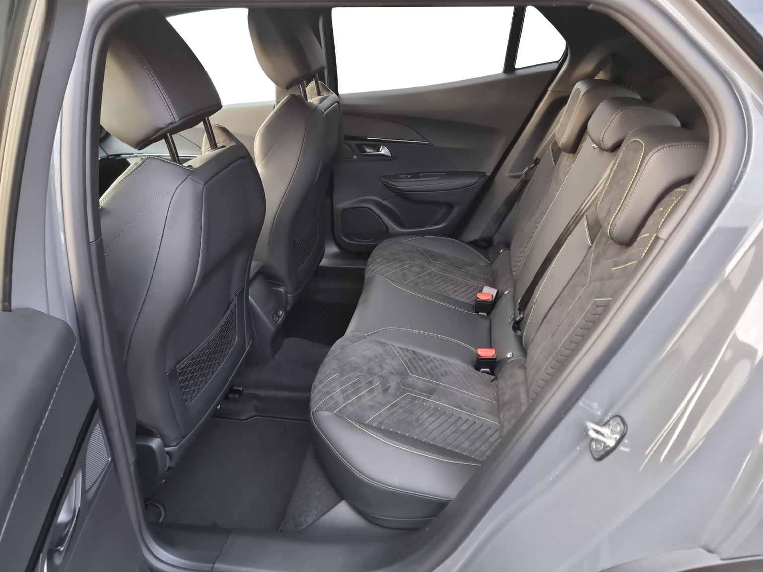 PEUGEOT 2008 1.2 136 MHEV GT