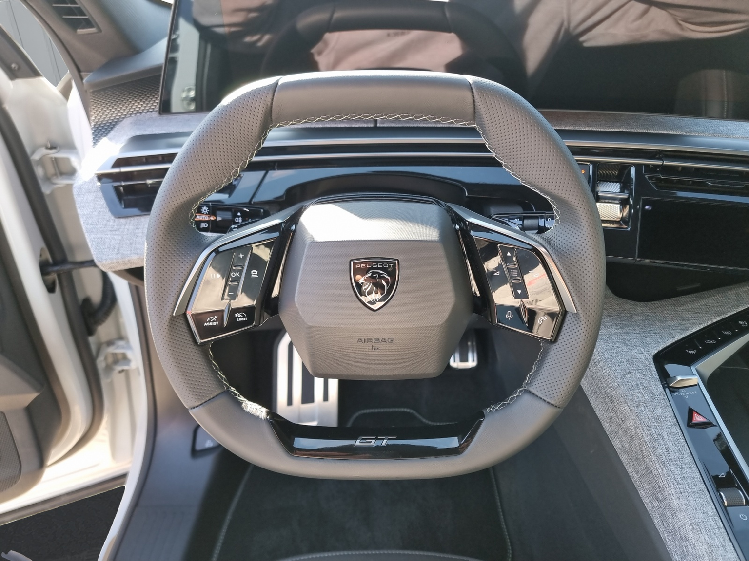 PEUGEOT 5008 136 e-DCS6 GT
