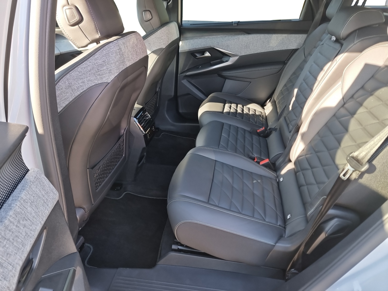 PEUGEOT 5008 136 e-DCS6 GT