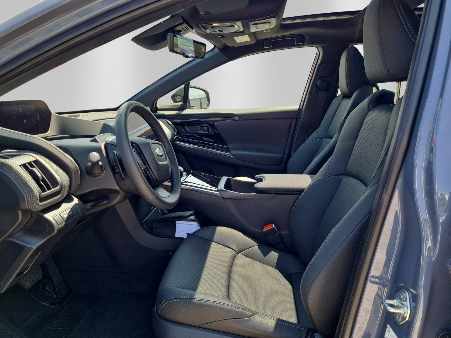 SUBARU Solterra eV Luxury AWD