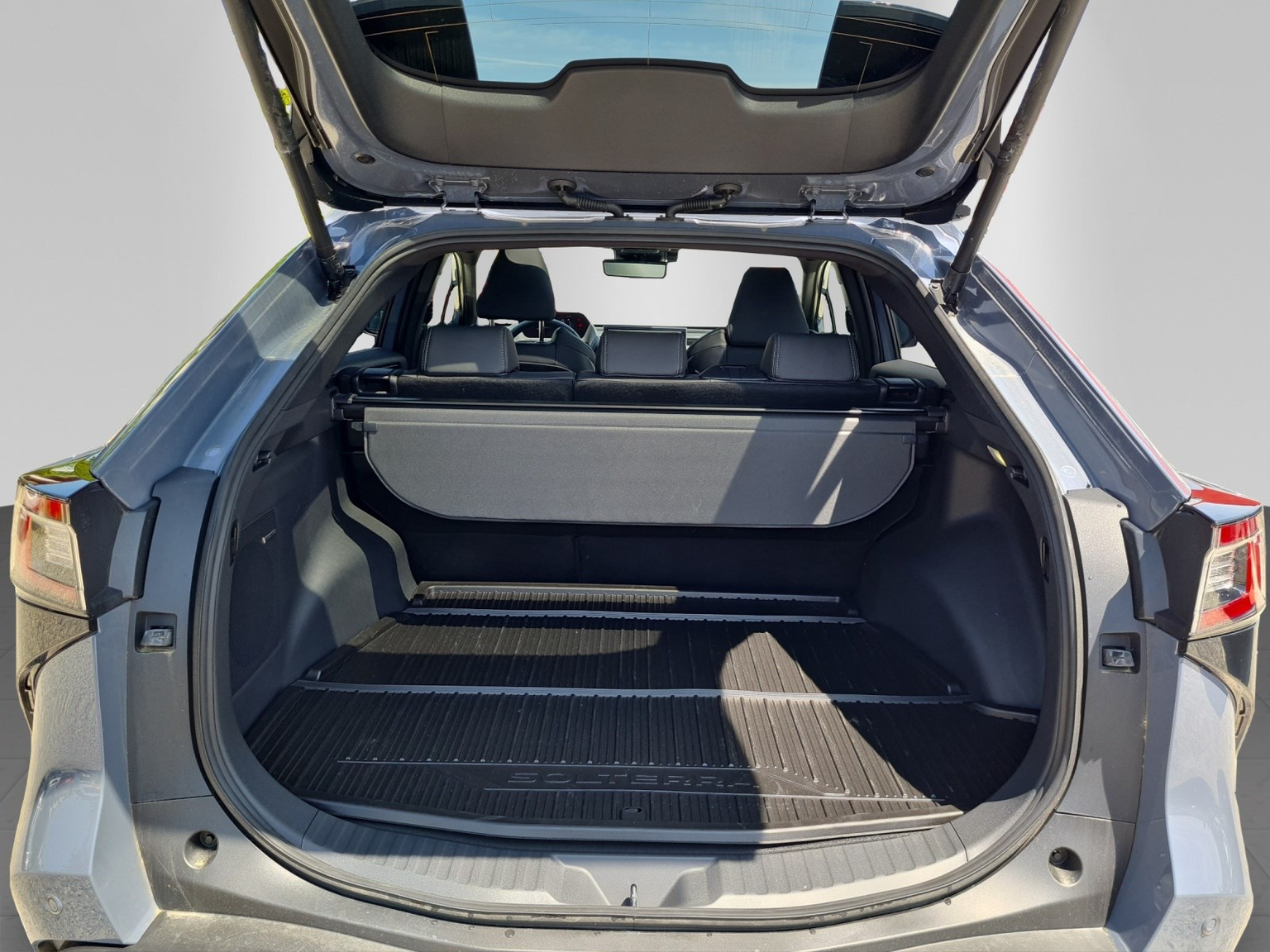 SUBARU Solterra eV Luxury AWD
