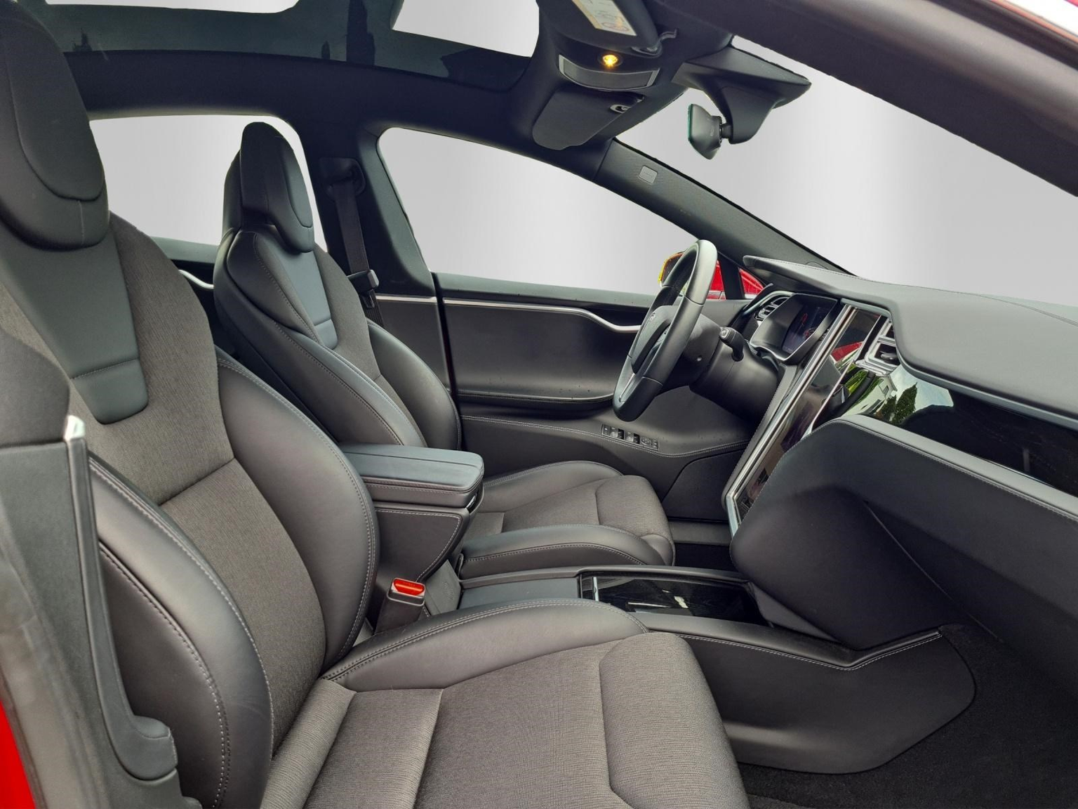TESLA Model S 75