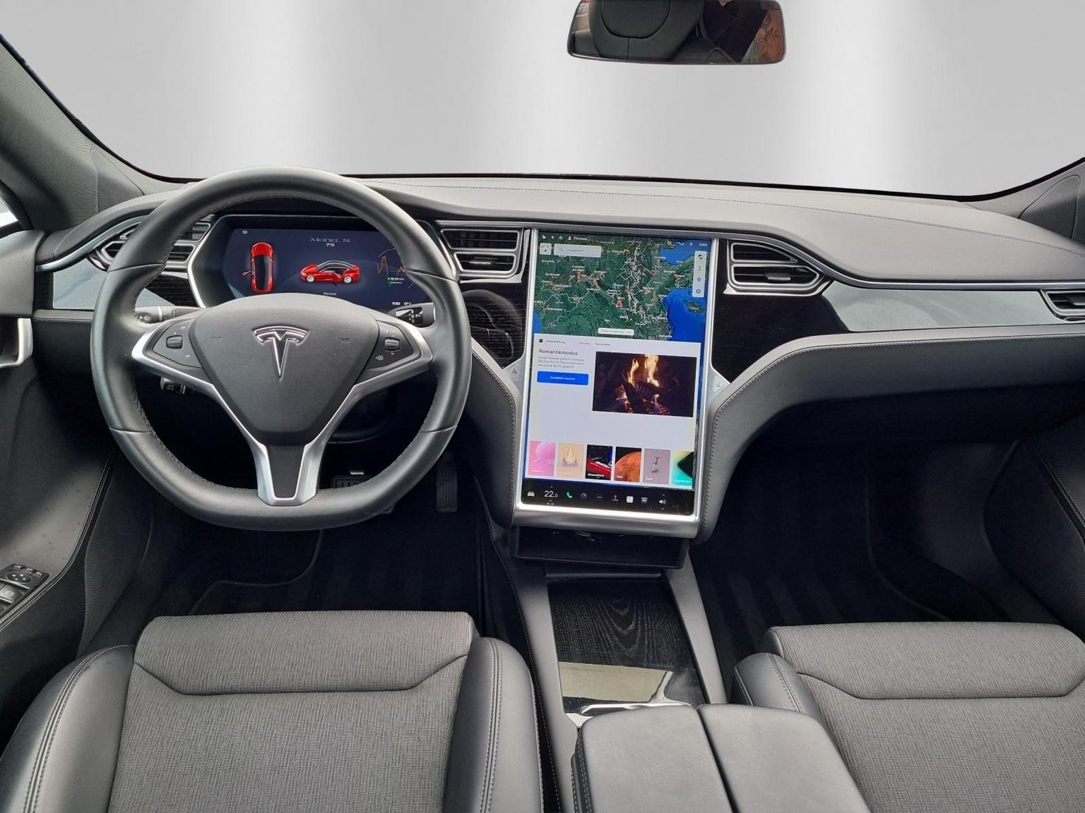 TESLA Model S 75