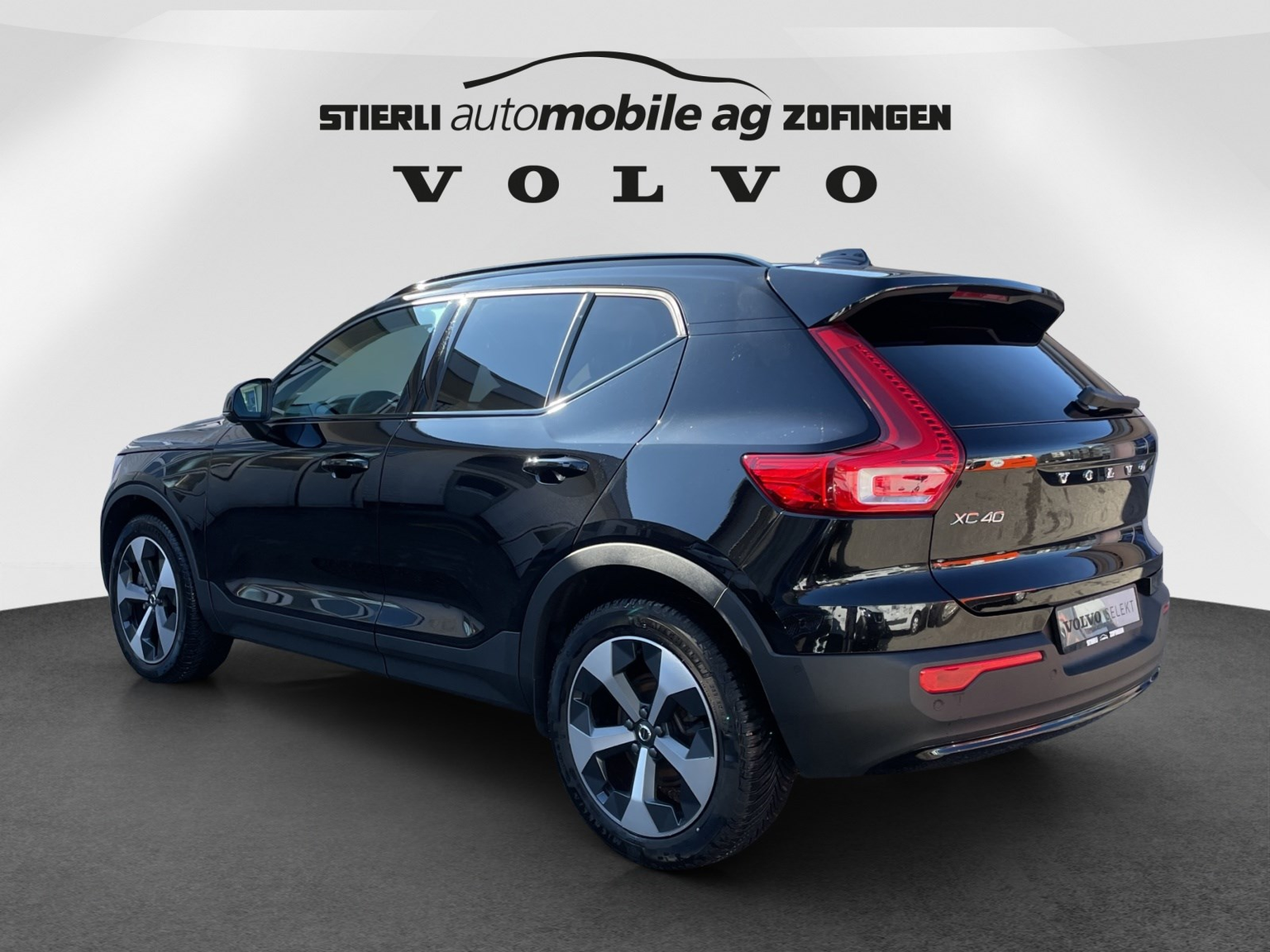 VOLVO XC40 2.0 B4 MH Plus Dark