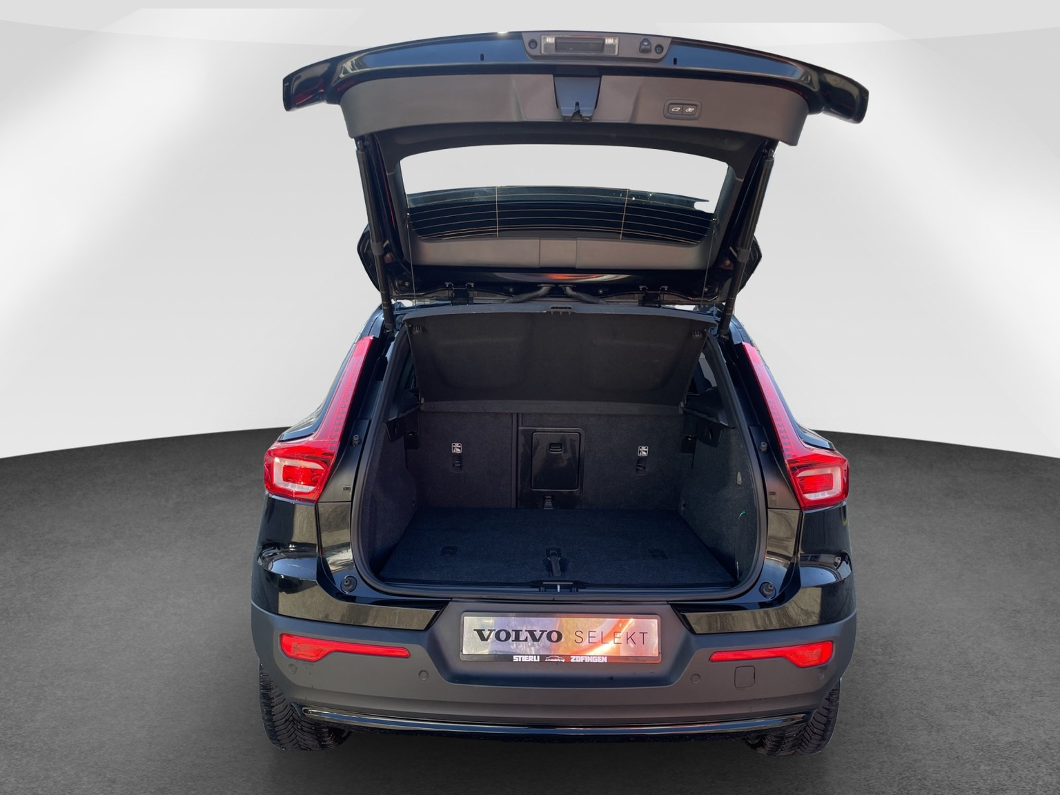 VOLVO XC40 2.0 B4 MH Plus Dark