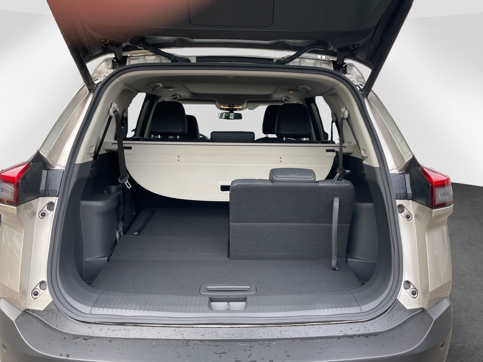NISSAN X-Trail 1.5 VC-T Tekna e-4orce 7P