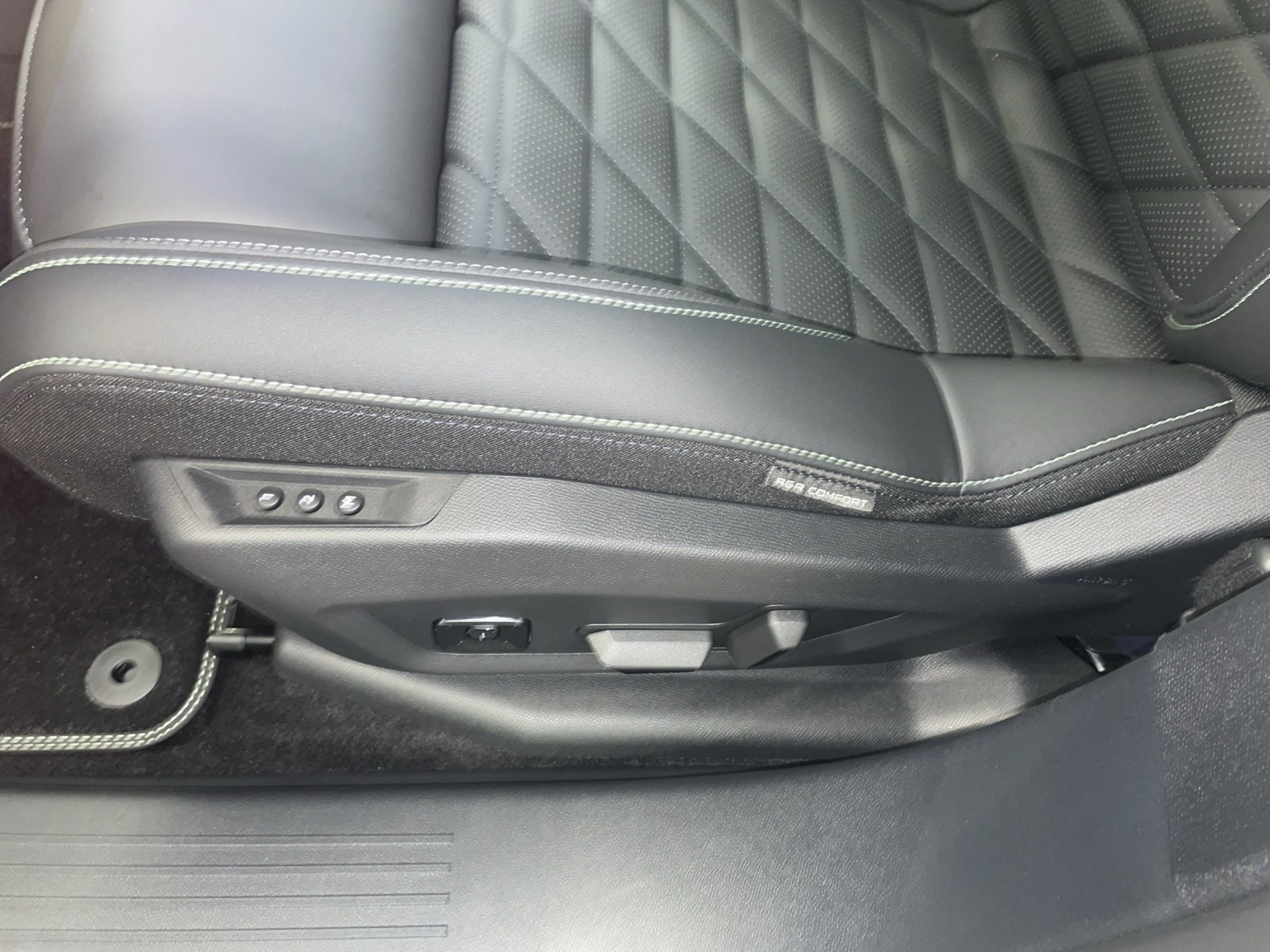 PEUGEOT 3008 NEW 73kWh GT