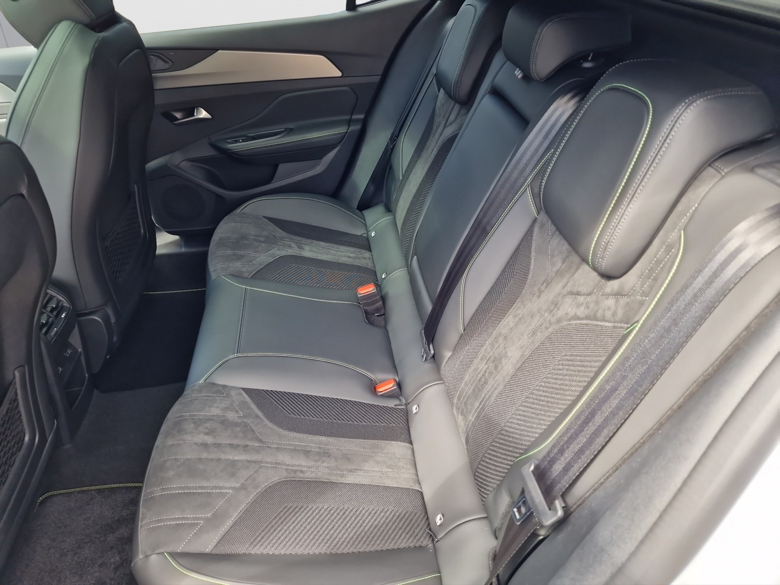 PEUGEOT 408 1.2 PT GT EAT8