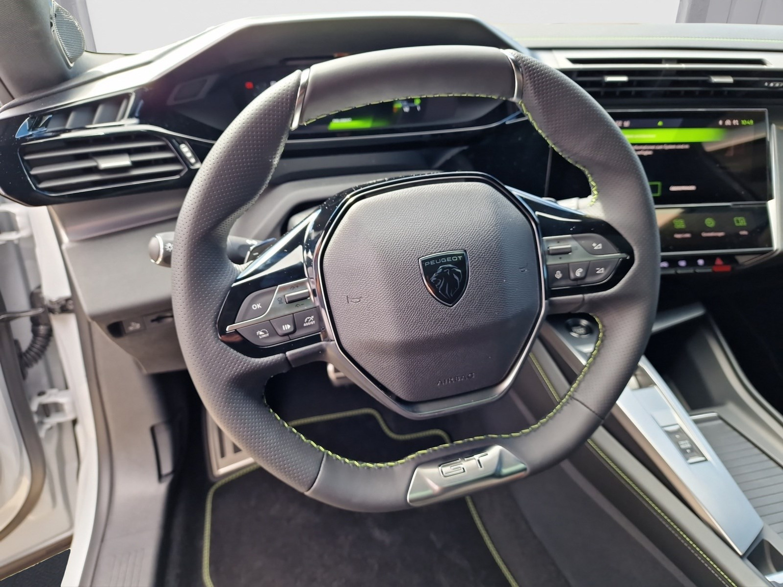 PEUGEOT 408 1.2 PT GT EAT8